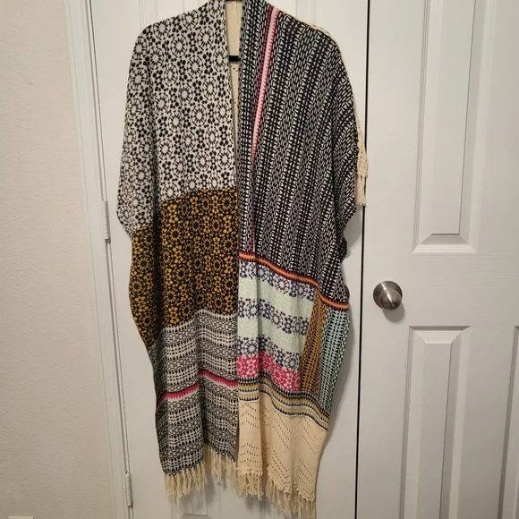 Anthropologie-Angel of the North Shawl - Picture 2 of 7